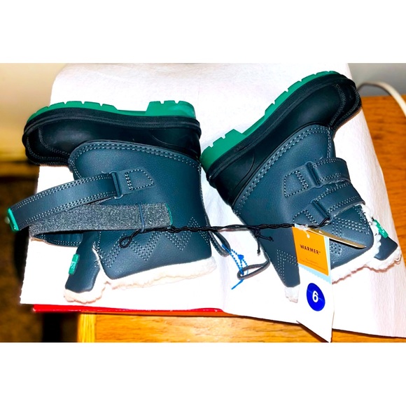 🔥 NEW 🔥Cat & Jack Waterproof Boots (Dark Gray/Denver), Size 6C - $22 - Picture 4 of 10